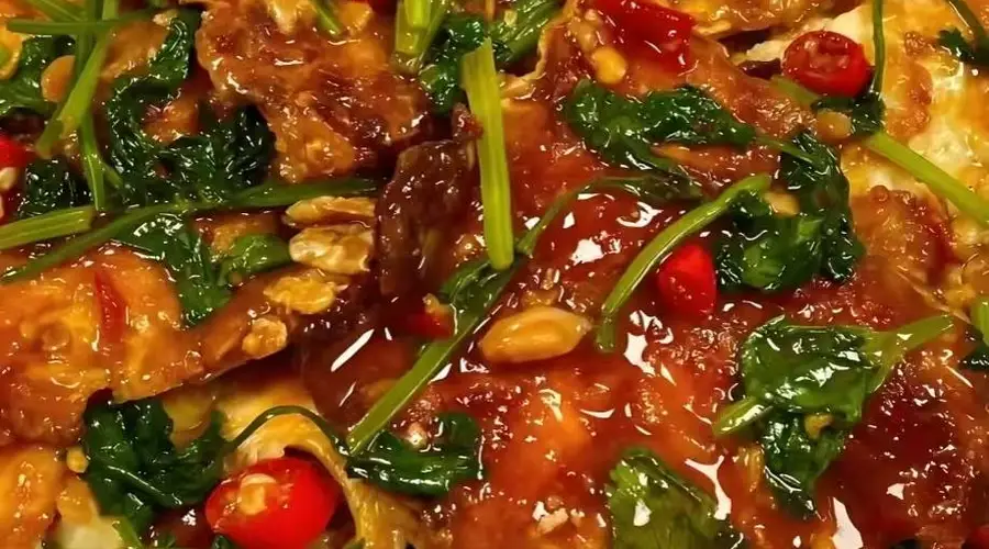 鸡蛋别煮着吃 搅后炸至外酥内甜成网红小吃