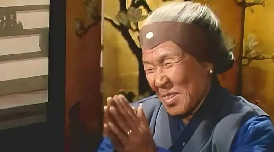 红楼梦细节揭秘:刘姥姥见周瑞娘子前,最先帮她的那人才是全书中最暖的一笔