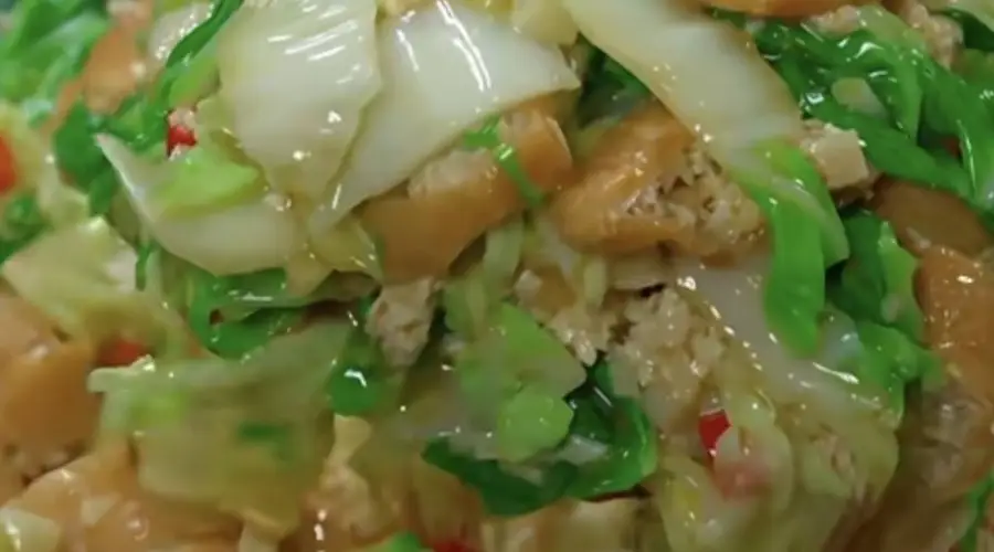 白菜焖油豆腐做法:鲜香味浓 软脆交融下饭