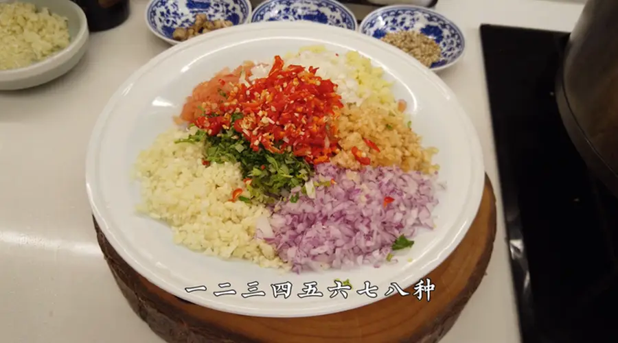 大爷秘制蘸料酱料配方公布 八样食材八种调料调出美味吃法