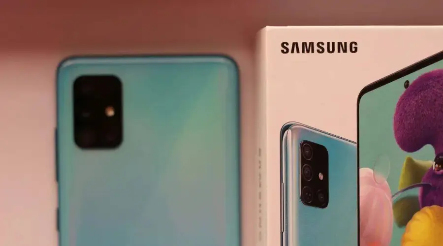 三星 Galaxy S26 Ultra 系列因定价偏高、核心体验落后于国产旗舰,在华市场再遇退势