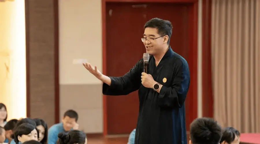 传销犯摇身变“国学大师” 靠暴力管教竟成众多家长追捧对象