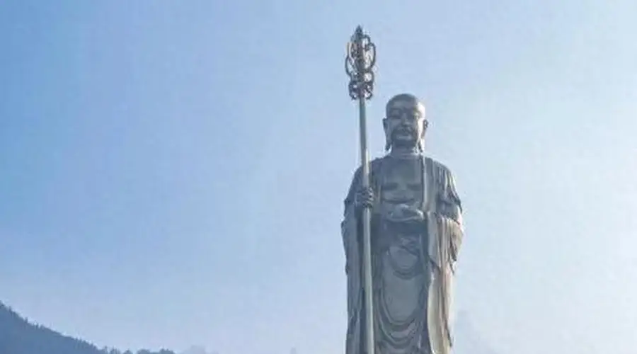 说一件很玄乎的真实小事:去过九华山的人,往后日子真的悄悄顺了