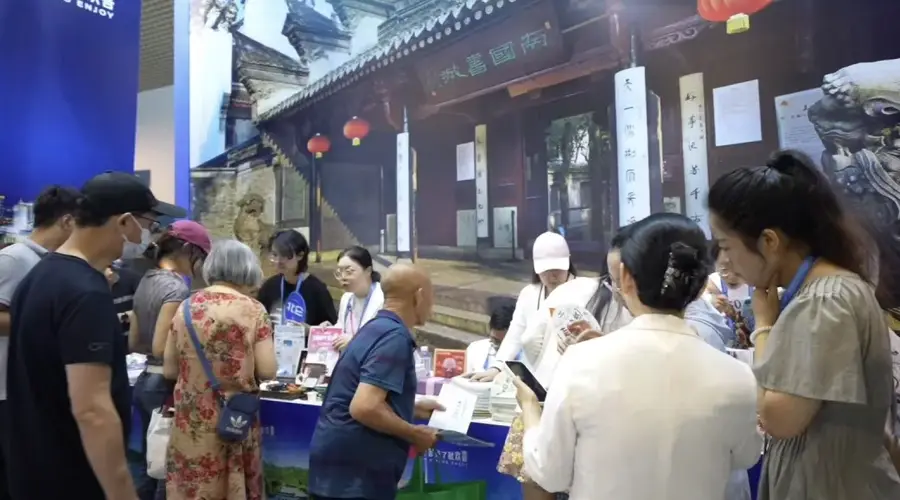台湾旅游专列首抵宁波,400余名游客开启三天两晚甬城之旅
