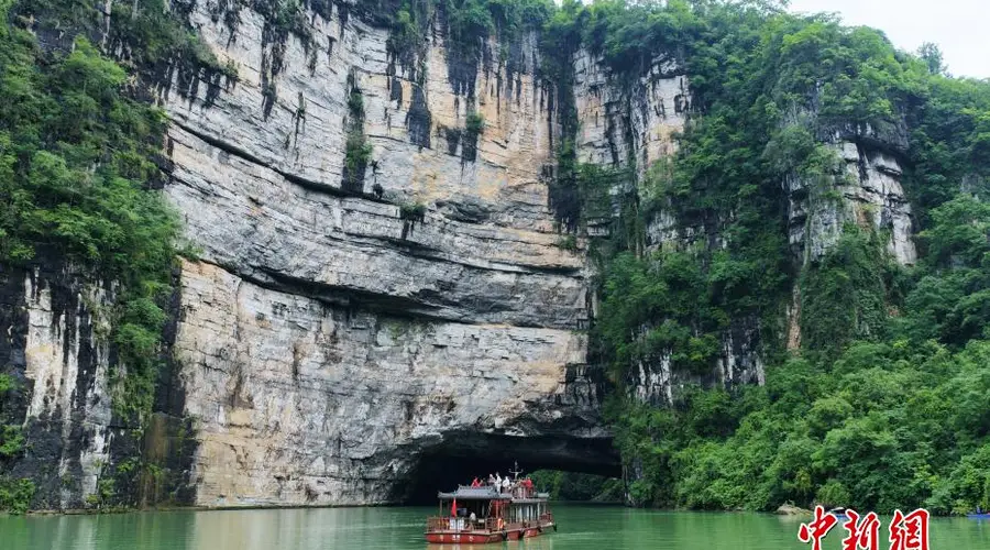 湖北来凤:酉水河峡谷美景入画屏