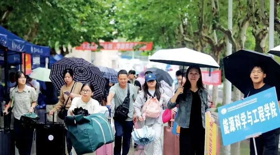 湖北缩水超一半!多地教师缩招
