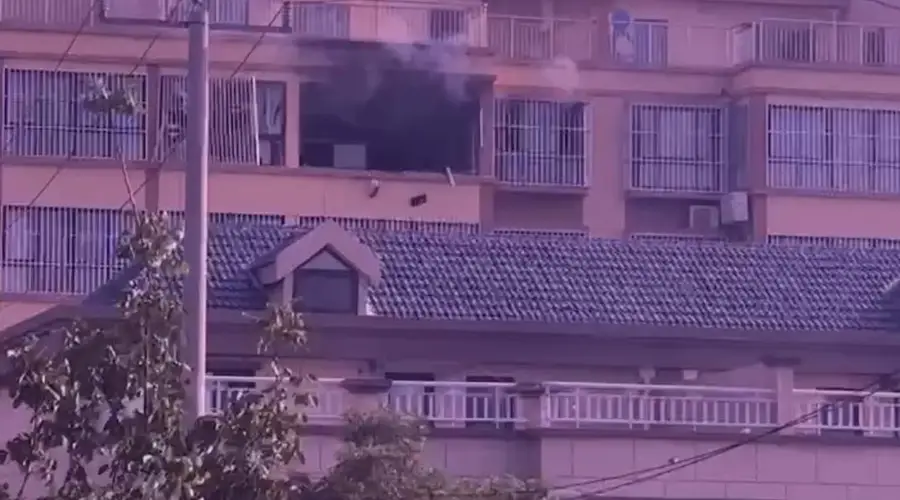 男子拧开煤气试图迷晕少女性侵 ,因打火机点烟引发爆燃致多人重伤