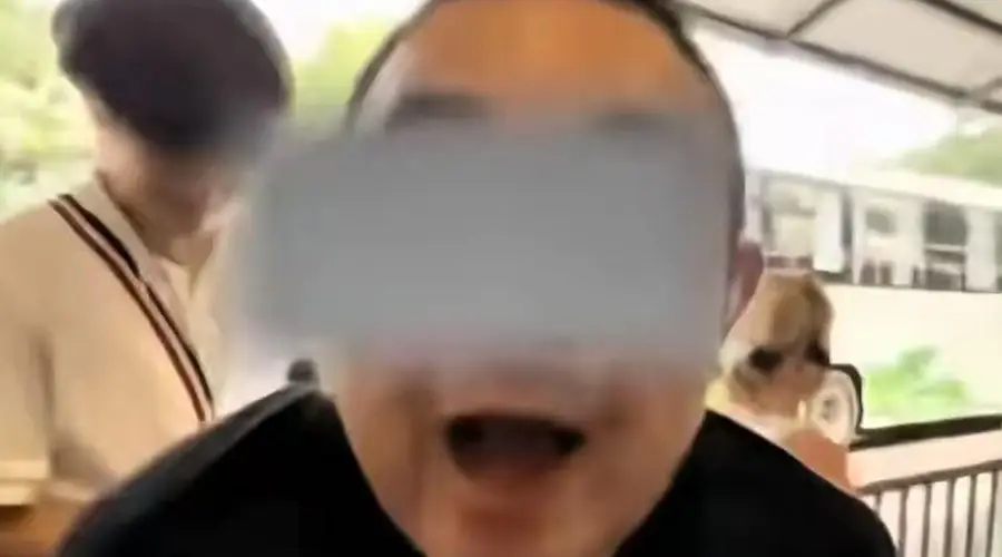 北京导游辱骂游客后续:拘留只是开始,还要面临多重处罚 饭碗难保