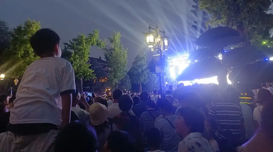 齐聚超然楼,市民游客沉浸式邂逅泉城文脉