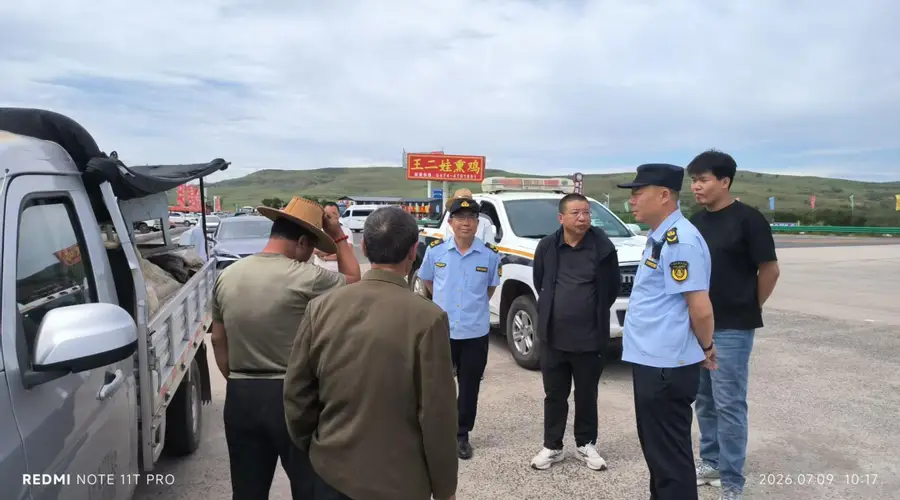 旅游市场整治 | 多部门联合巡查执法,整治熏鸡小镇路域环境