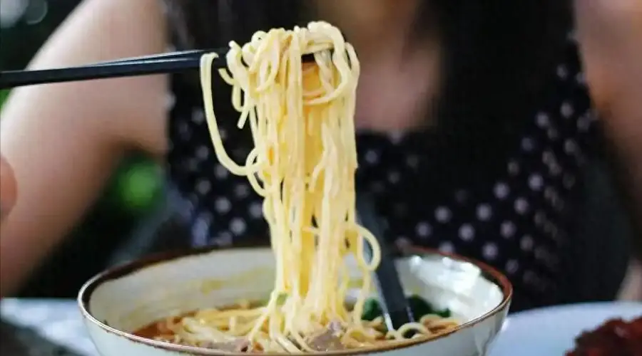 早餐为什么不建议吃面条?医生:不止面条,这5种食物,也要少吃