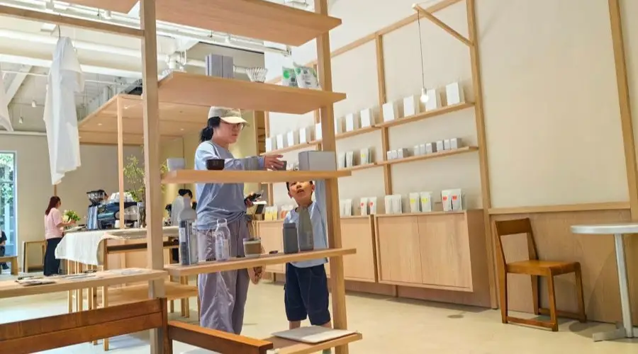 从线上爆款到线下桃源,这家前店后厂咖啡工坊,让爱好者直呼“终于等到你”