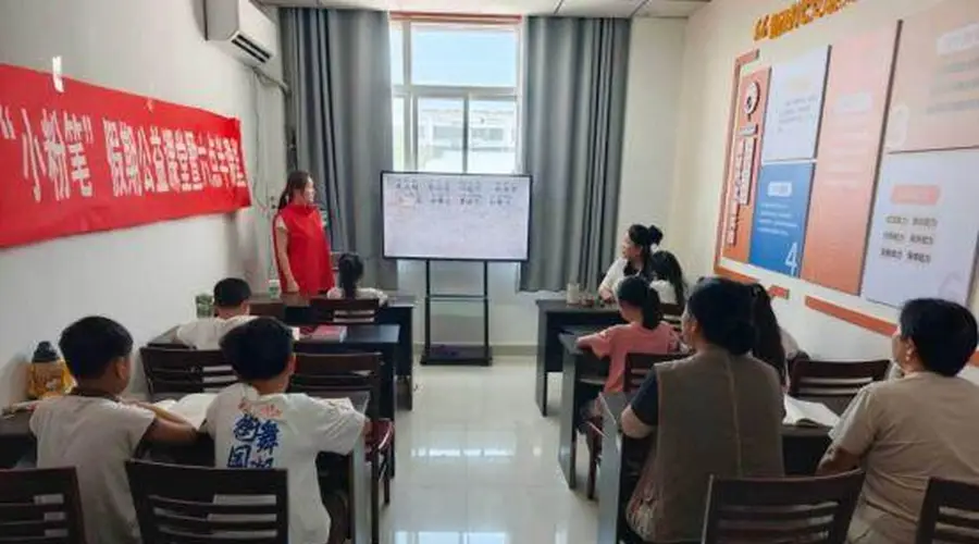 东昌府区闫寺街道嘉隆社区“小粉笔”公益课堂开展研学活动