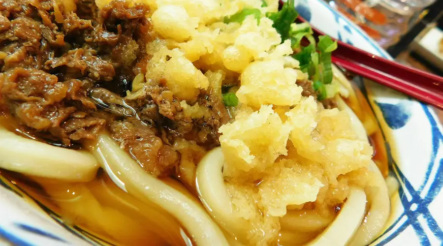 南京冬日暖胃:一碗牛肉面里的温馨与记忆