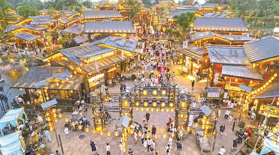夏日“烟火气”点燃“夜经济”