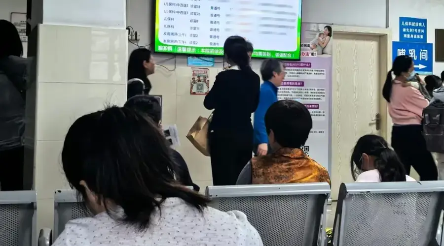 浙江8岁孩童三亚返程后脸色蜡黄食欲不振 医生诊断非中暑乃食积所致