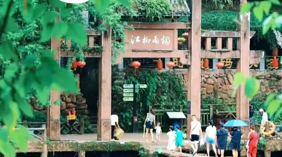 包凉快的!快来柳江古镇花式玩水
