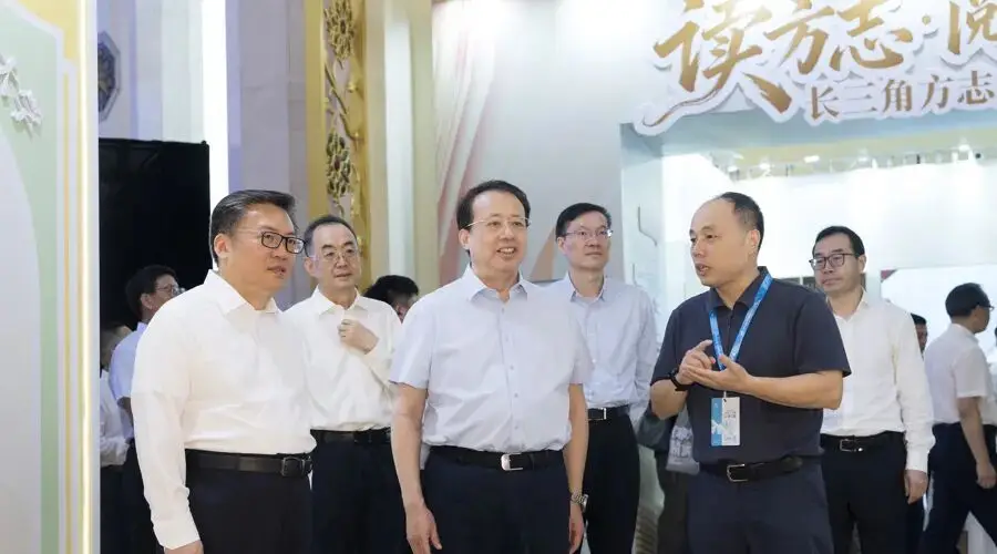 让城市书香更浓郁,龚正市长来到上海书展,与广大市民群众共享阅读盛宴