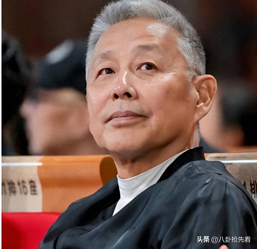 表面老艺术家，私下贪财又好色，这几位晚节不保一点都不冤