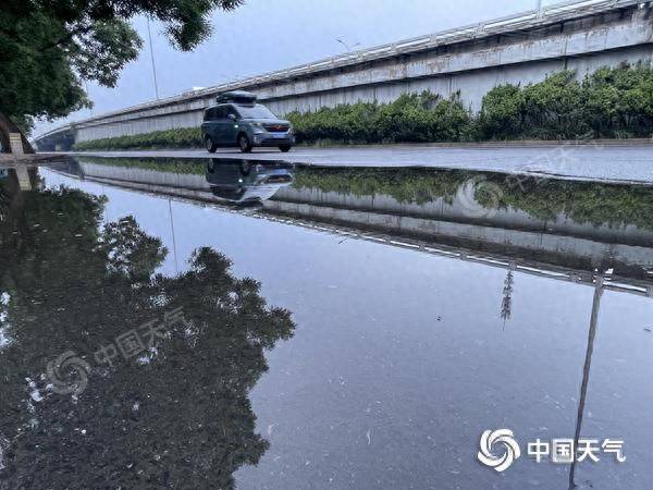 未来三天北京雷阵雨频繁，今天局地伴有七级以上短时大风或冰雹